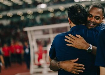 Patrick Kluivert Dipecat