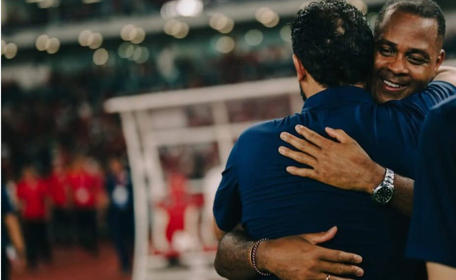 Patrick Kluivert Dipecat