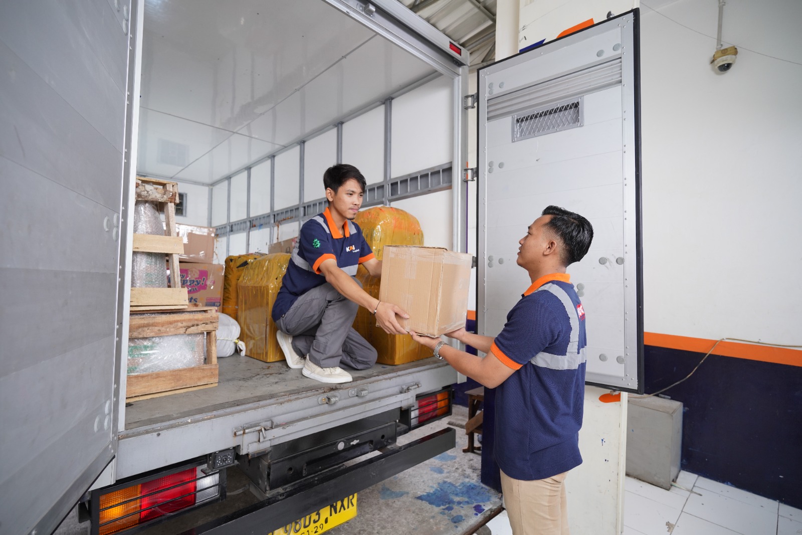 KAI Logistik Luncurkan Layanan Sameday Delivery “JABARin Aja!” untuk Rute Jakarta–Bandung (PP)