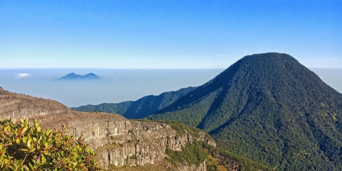 Gunung Gede Pangrango Ditutup Sementara, Fokus Pemulihan Ekosistem dan Program Zero Waste Pendakian
