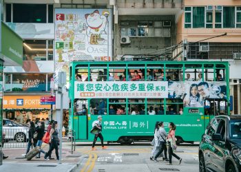 Kenapa Ekonomi Hong Kong Bisa Beda Jauh dari Tiongkok Daratan