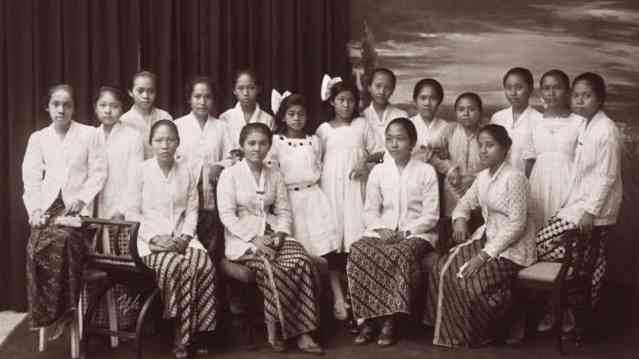 Sejarah Kebaya: Dari Busana Tradisional Hingga Simbol Nasional Indonesia