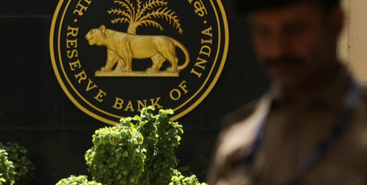 Bank Sentral India Tingkatkan Posisi Forward Dolar untuk Pertahankan Nilai Rupee