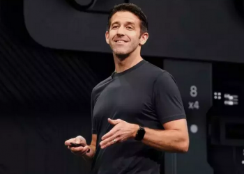 Profil John Ternus, Kandidat Terkuat Pengganti Tim Cook di Apple