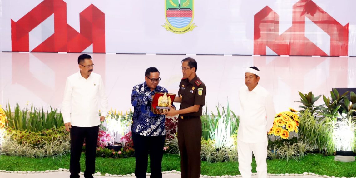 Jamkrindo Dukung Program Pidana Kerja Sosial Bersama Kejagung dan Pemprov Jabar