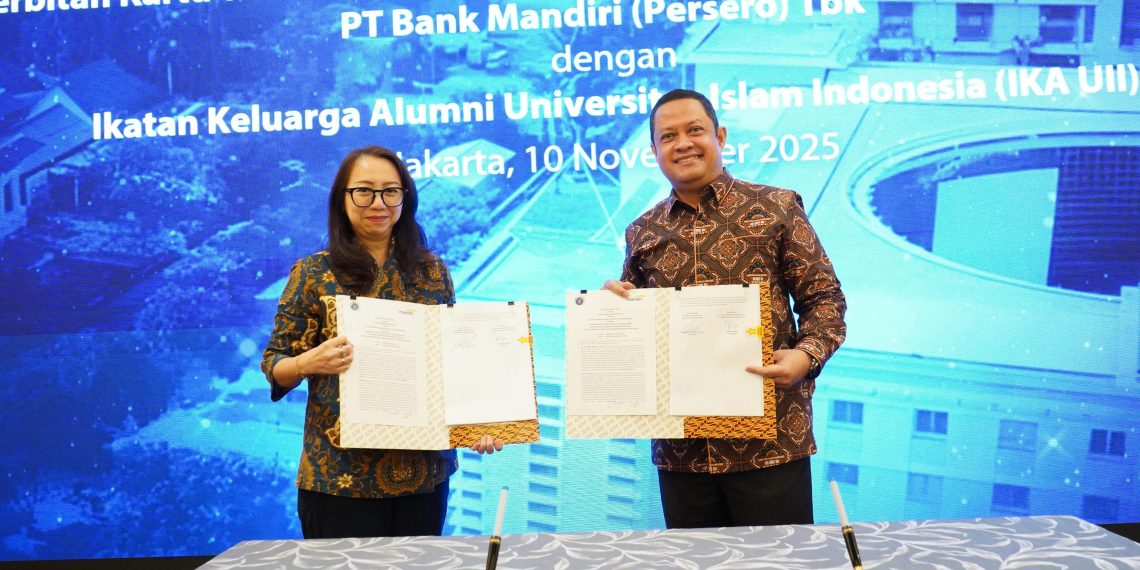 Bank Mandiri dan IKA UII Luncurkan Kartu Debit Co-Brand GPN untuk Dorong Inklusi Keuangan Nasional