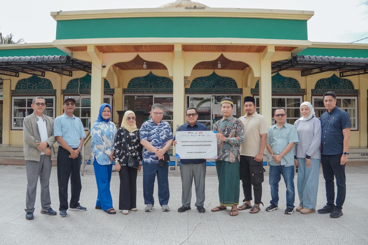 Jamkrindo, IFG, dan Kejaksaan Bersinergi Salurkan Bantuan Renovasi Masjid dan Surau di Kota Pariaman