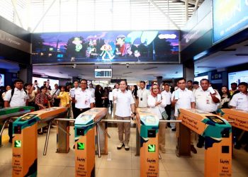 Bank Mandiri dan KAI Group Luncurkan Implementasi QRIS Tap untuk Transportasi Publik