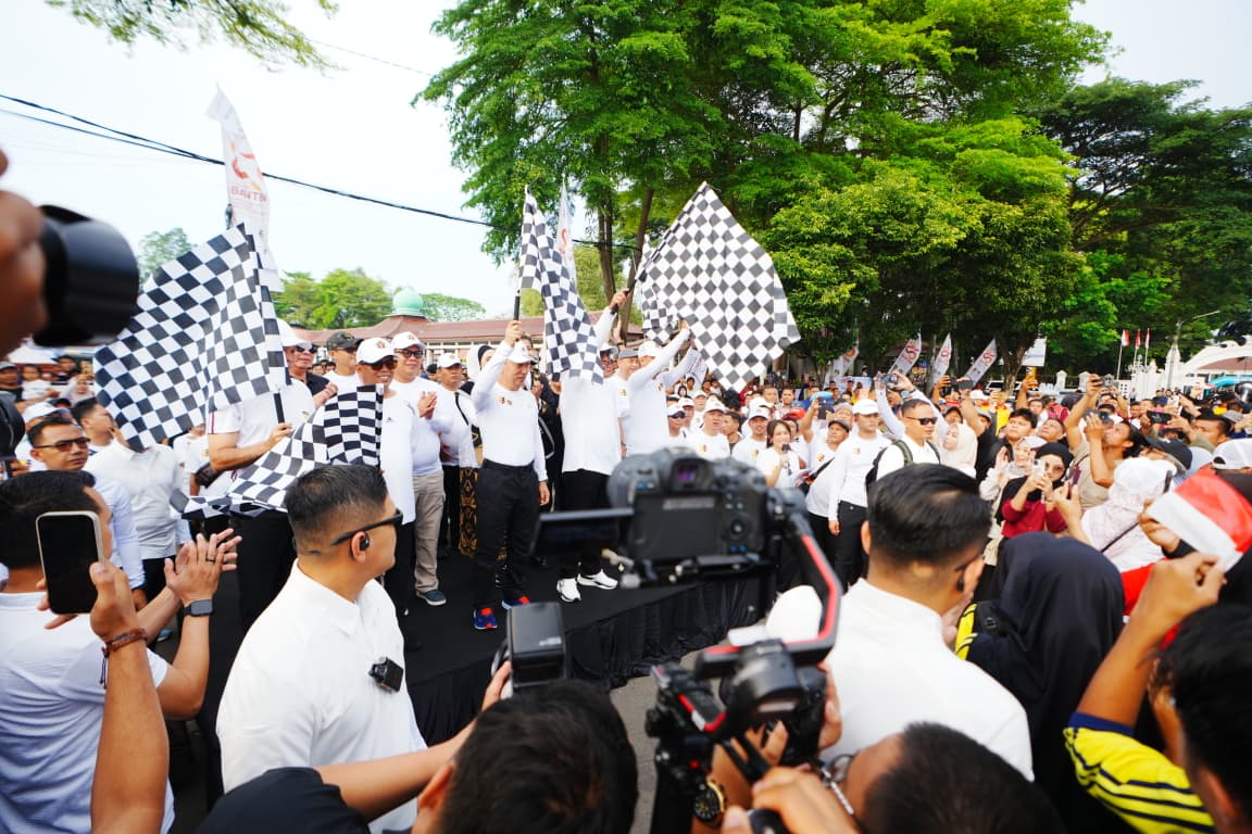 Kapolri Hadiri Jalan Santai PWI, Ajak Pers Perkuat Kolaborasi Lawan Hoaks
