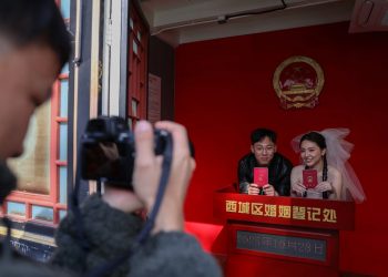 China Dorong Warga Menikah, Ningbo Bagikan Voucher Rp 2,3 Juta untuk Pengantin Baru