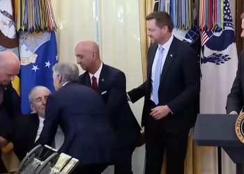 Bos Novo Nordisk Pingsan di Gedung Putih, Trump Langsung Hentikan Acara