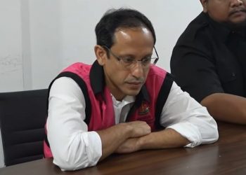 Ekspresi Nadiem Saat Diserahkan ke Kejari Jadi Sorotan