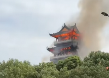 Tragis, Kuil Bersejarah Usia 1500 Tahun di China Hangus Terbakar