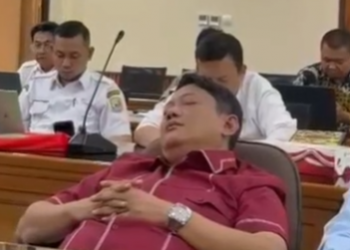 Pules Banget! Dirut Perumda Tirta Patriot Tertidur Saat Rapat DPRD Bekasi