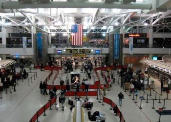 Kekurangan Pengendali Lalu Lintas Udara Ganggu Hampir Separuh Bandara Besar di AS