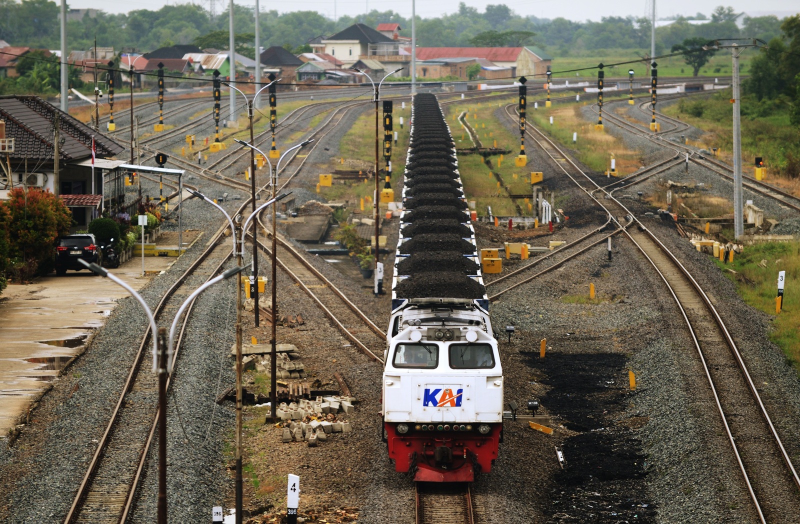 KAI Logistik Angkut 19 Juta Ton Barang Hingga Oktober 2025