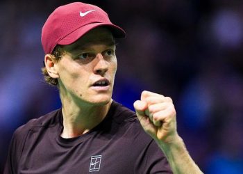 Sinner Hancurkan Zverev, Melaju Ke Final Paris Masters Lawan Auger-Aliassime