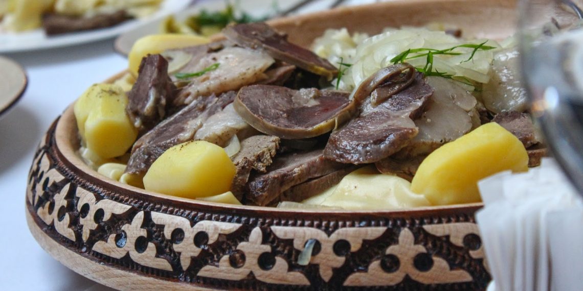 Beshbarmak, Sajian Tradisi yang Jadi Simbol Kehormatan di Kazakhstan