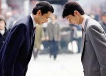 Alasan Orang Jepang Selalu Membungkuk Saat Menyapa