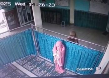 Wanita Alami Pelecehan Saat Salat di Masjid, Pelaku Duduki Korban Saat Sujud