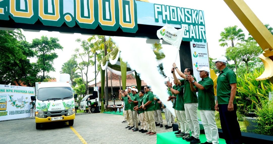 Dorong Produktivitas Tambak, Petrokimia Gresik Gelar Fishtival Gogoh Iwak di Gresik
