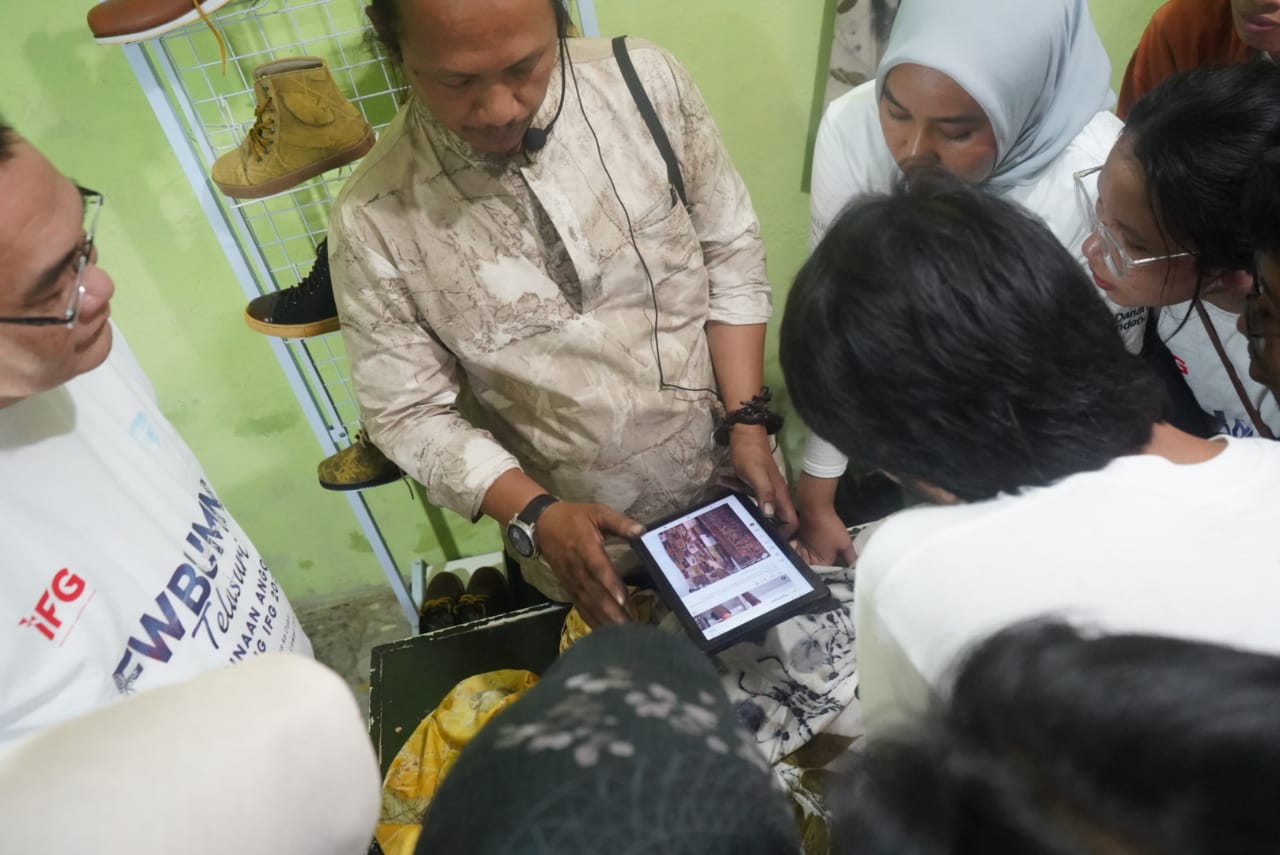 Modal Rp 25 Juta, UMKM Binaan IFG Jarihitam Ecoprint Tembus Pasar Global