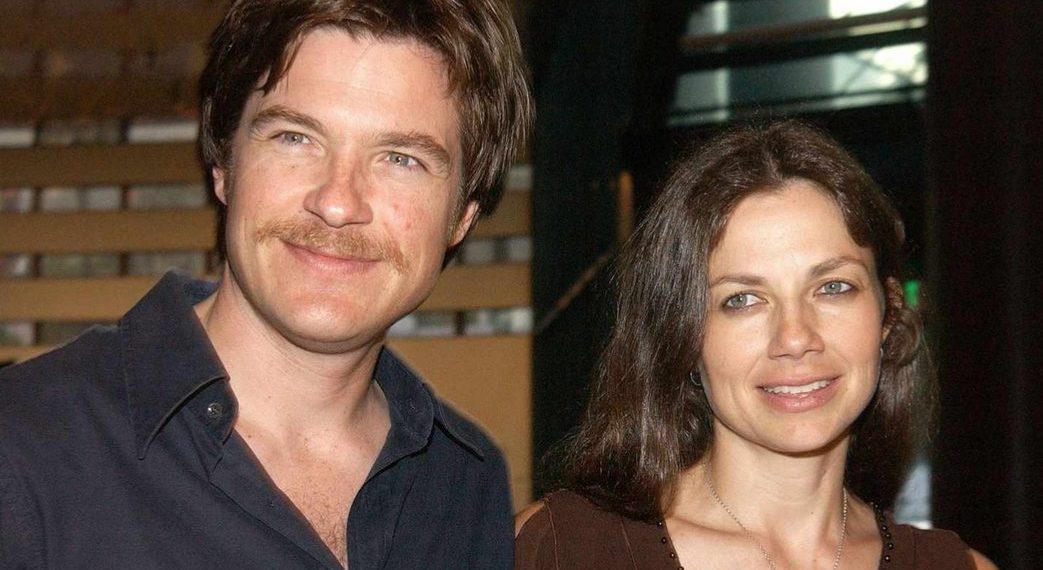 Jason Bateman Membuat Komentar Langka Tentang Hubungannya Dengan Sang Kakak Justine Bateman