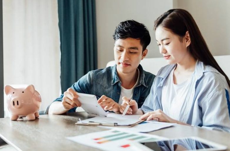 Bertengkar Soal Uang Dengan Pasangan? Para Ahli Ini Punya Beberapa Saran