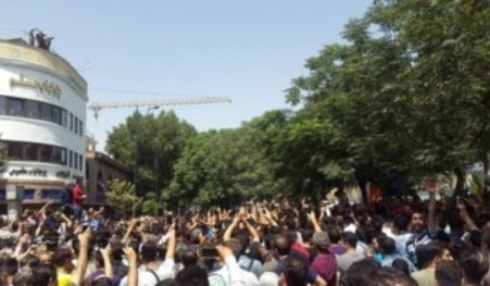 Pemimpin Tertinggi Iran Yang Sakit Kembali Andalkan Strategi Lama Di Tengah Krisis Dan Gelombang Protes