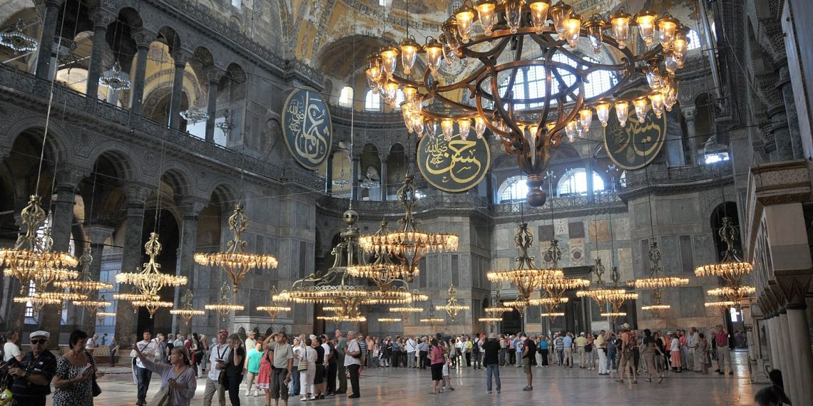 Mengenal Bangunan Bersejarah di Turki yang Bernama Hagia Sophia