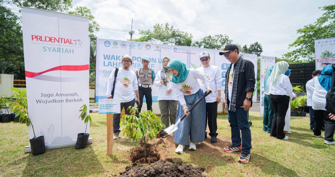 Prudential Syariah dan Muhammadiyah Tanam 1.113 Pohon di Banten untuk Peringati Hari Menanam Pohon Nasional