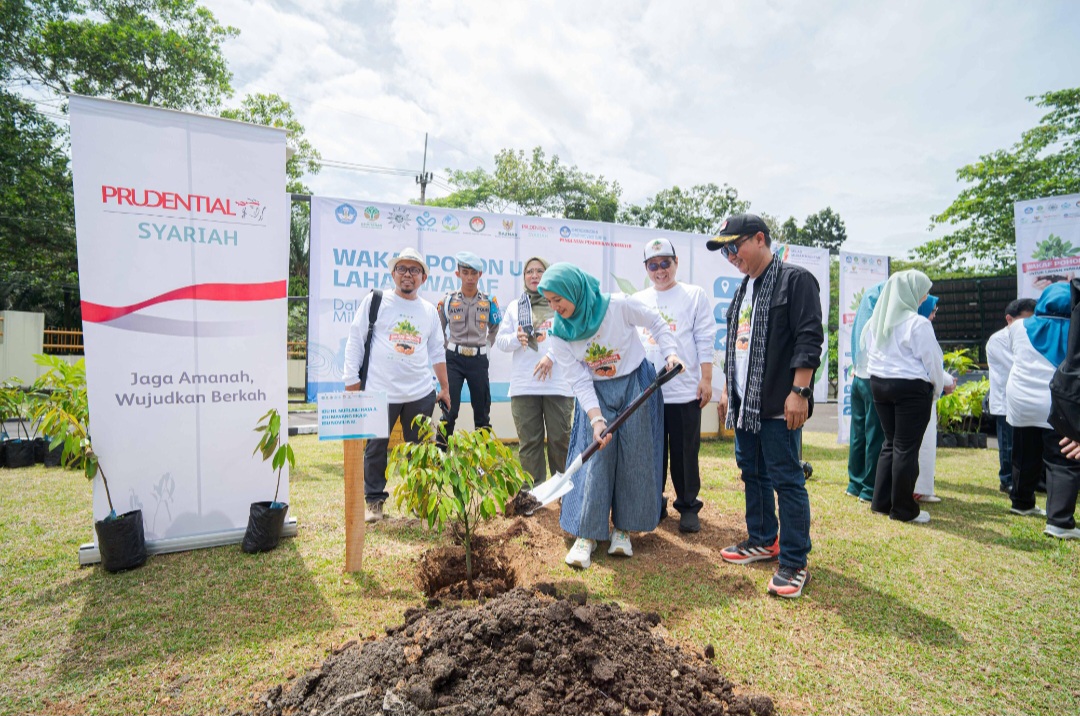 Prudential Syariah dan Muhammadiyah Tanam 1.113 Pohon di Banten untuk Peringati Hari Menanam Pohon Nasional