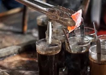 Kenalan Sama Kopi Joss, Kopi Hitam Legendaris ala Angkringan Jogja