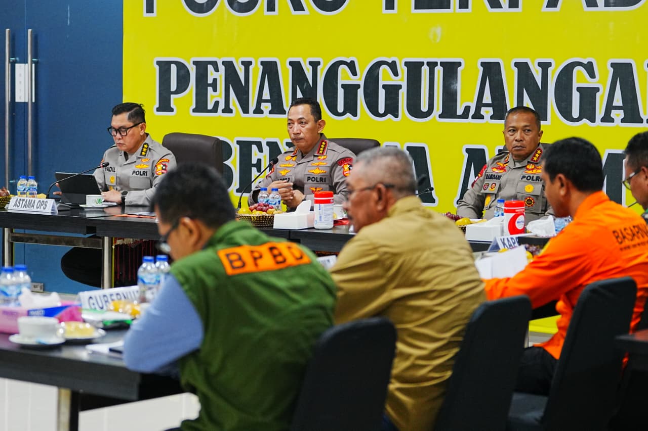 Kapolri Pimpin Rakor Penanganan Bencana Bersama Forkopimda Sumut