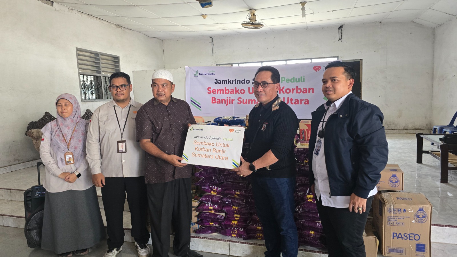 PT Jamkrindo Syariah Salurkan Zakat Perusahaan Senilai Rp500 Juta untuk Korban Banjir di Sumatera.