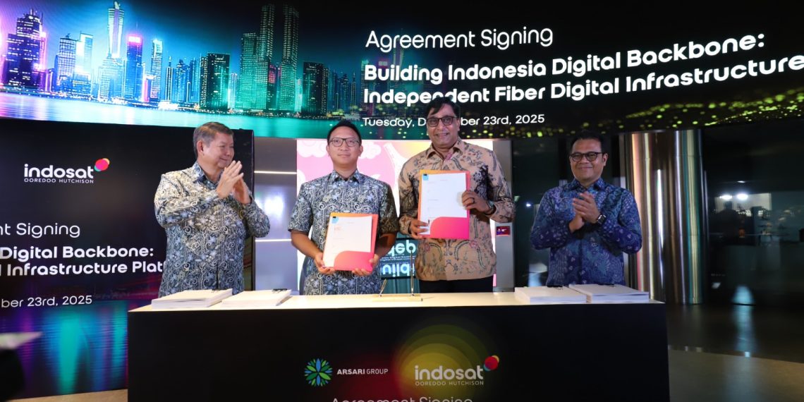 Indosat Bersama Arsari Group dan Northstar Group Bentuk Platform Serat Optik Independen