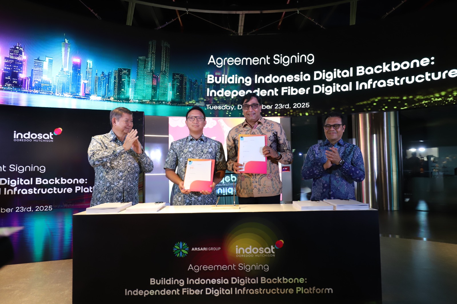 Indosat Bersama Arsari Group dan Northstar Group Bentuk Platform Serat Optik Independen