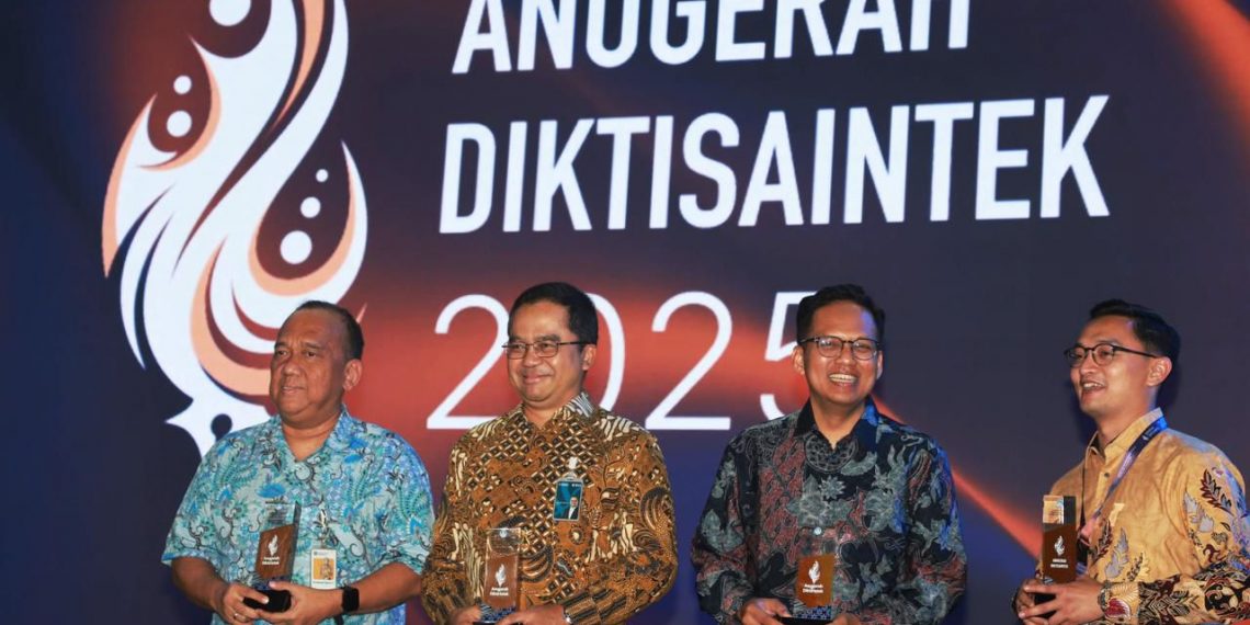 BNI Raih Penghargaan Mitra Utama Transformasi Keuangan Kampus Digital 2025