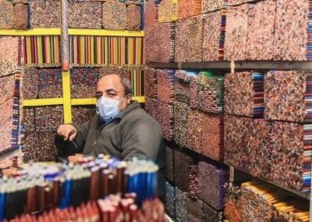 Medad Raffy, Toko Pensil Warna Legendaris di Teheran dengan Ribuan Nuansa