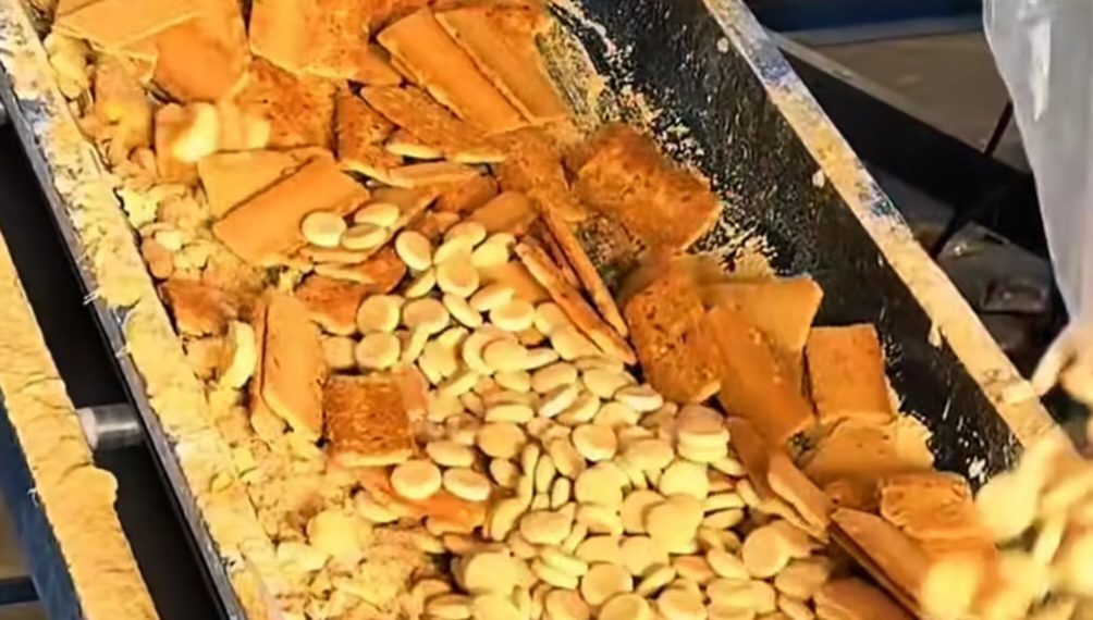 Makanan Kedaluwarsa Kini Diolah Ulang Menjadi Pakan Hewan