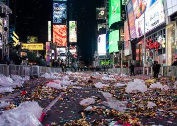 Pesta Tahun Baru Picu Lonjakan Sampah Terbesar dalam Satu Malam