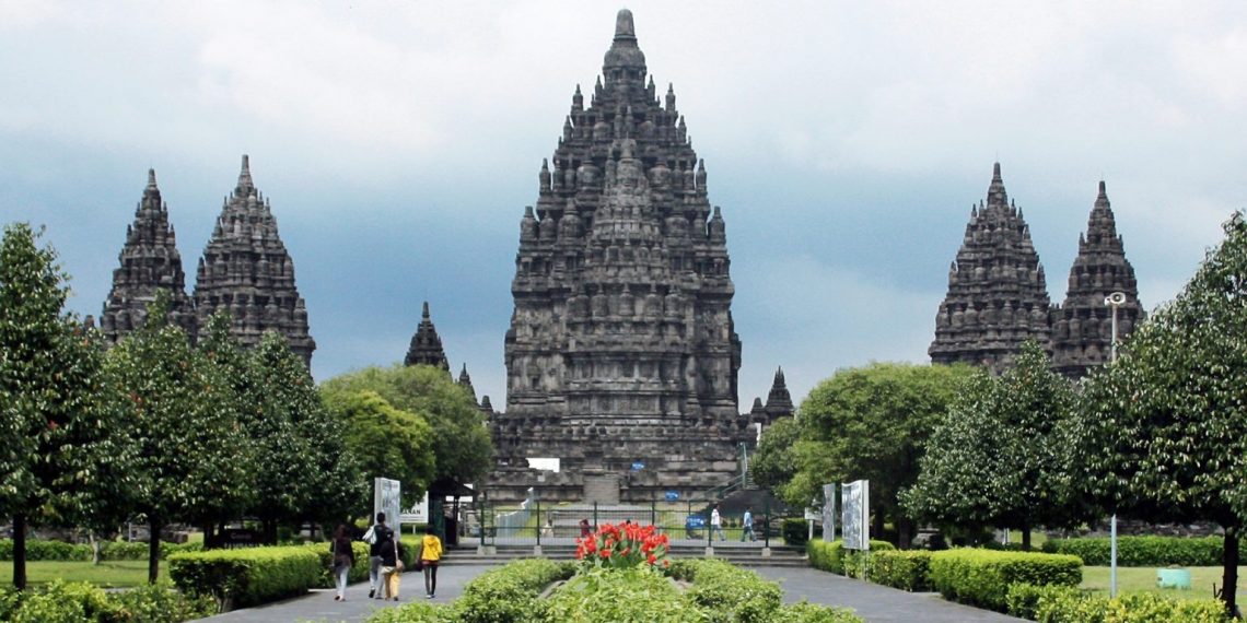 Wisata Jogja Lengkap dari Pantai, Gunung, Gua Hingga Pusat Kota Bersejarah