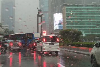 BMKG: Hujan Ringan Berpotensi Guyur Jabodetabek Senin Besok