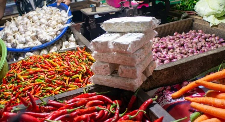 Harga Pangan Awal Pekan Turun, Cabai Merah di Rp33.987 dan Daging Sapi Rp135 Ribu per Kg