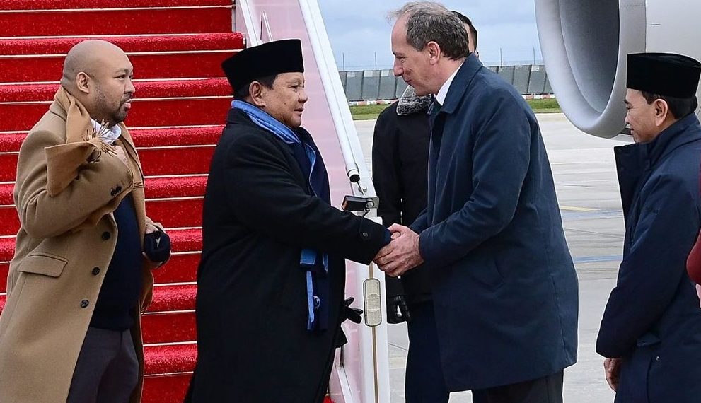 Prabowo Tiba di Paris, Dijadwalkan Jamuan Malam dengan Presiden Macron di Istana Élysée