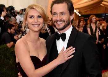 Claire Danes Mengaku Panik Saat Tahu Hamil di Usia 44 Tahun