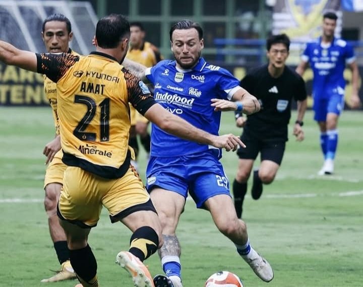 Persib Taklukkan Persija 1-0 di GBLA, Gol Cepat Beckham Antar Maung Bandung ke Puncak