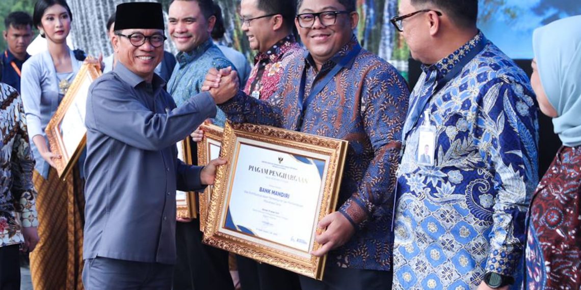 Dorong Ekonomi Desa Berkelanjutan, Bank Mandiri Raih Apresiasi dari Menteri Desa PDT