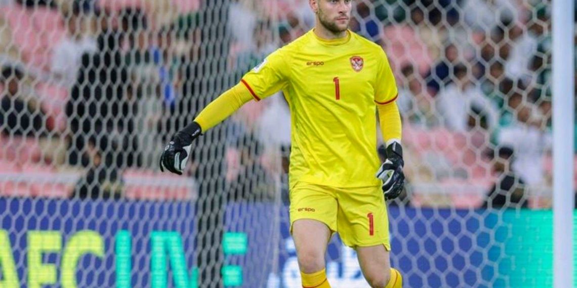 Peluang Terbuka, Maarten Paes Bisa Langsung Jadi Kiper Utama Ajax Amsterdam