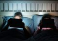 Insomnia Bikin Capek? Ahli Tidur Bilang Screen Time Masih Bisa Aman